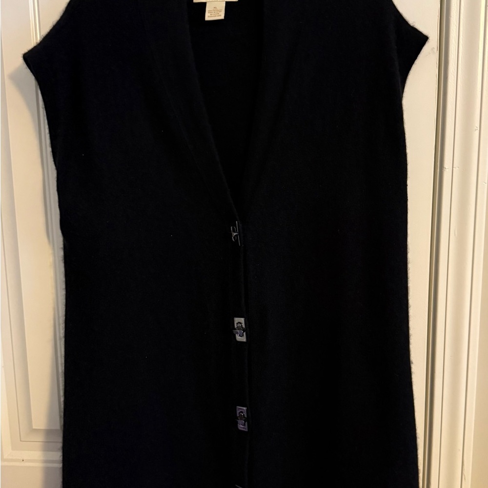 Peck & Peck 100% Casmere Black Sleeveless Button-Front Knit Vest